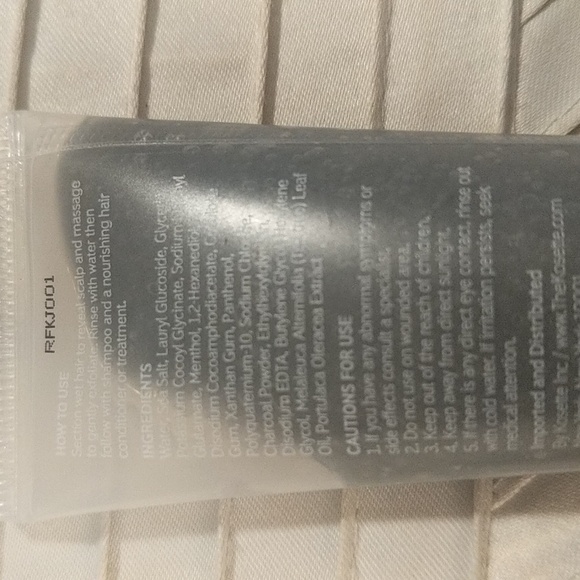 NWT salt scalp scrub - Picture 2 of 2